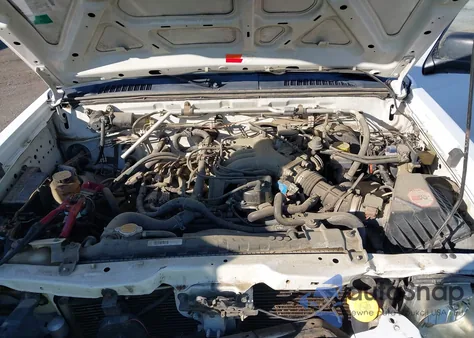 2003 Nissan Frontier Xe-V6 from USA, damaged, VIN 1N6ED26Y33C460384